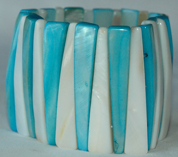 Shell bracelet in white , Turquoise Bracelet