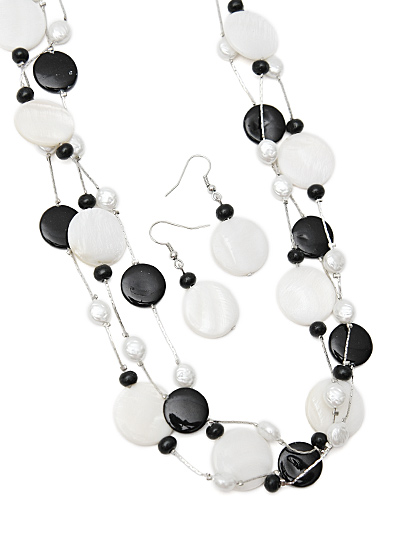 Fashion Jewelry in Black and White, Black White Shell Necklace