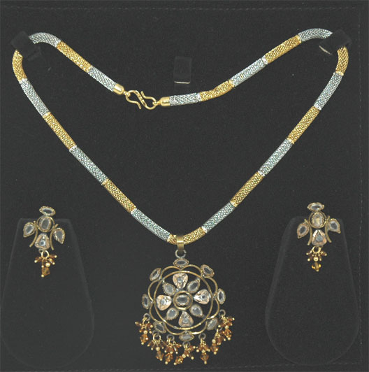 Ethnic Indian Kundan Pendant Set