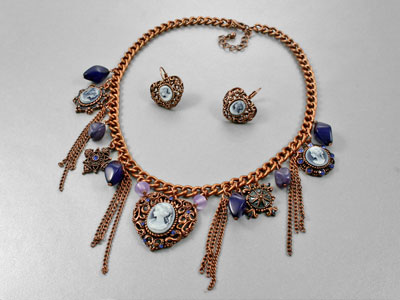 Cameo Heart Necklace Set