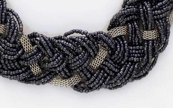 Intertwined Black Beads Necklace