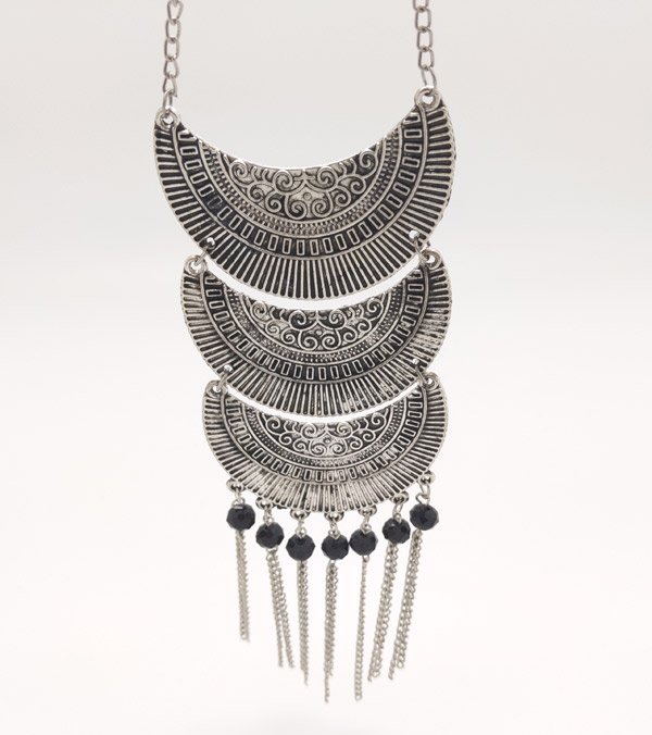 Luna Silver and Black Necklace with Hanging Pendant