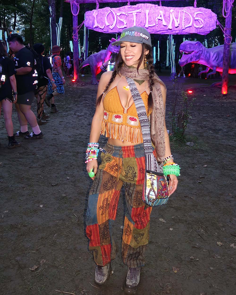 Festival outfit shared by @angelinaparkk