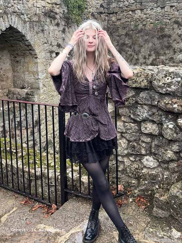 Customer in flowy medieval top